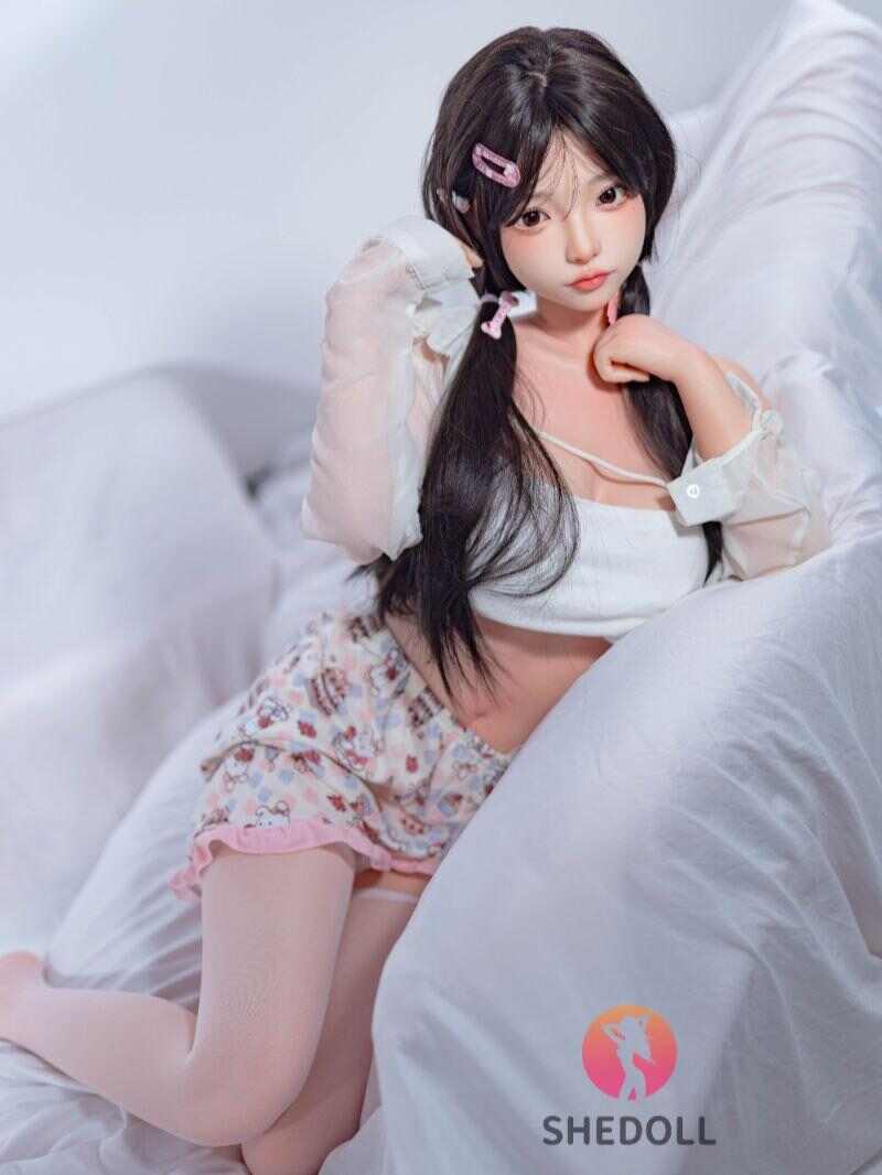SHEDOLL ルオ イ 148cm | Dカップ | 花柄ドレス風 | 小柄巨乳細腰 | 加熱ボディ+植毛カスタム | 純欲系ガールフレンド